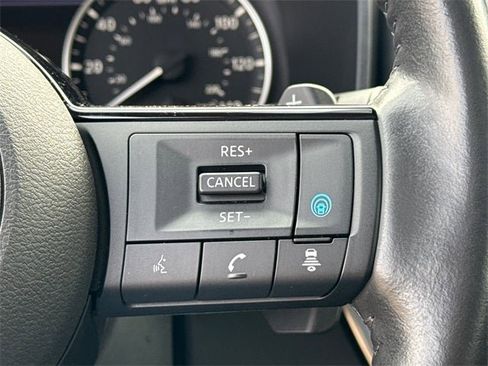 Used 2022 Nissan Rogue SV w/ SV Premium Package image 30