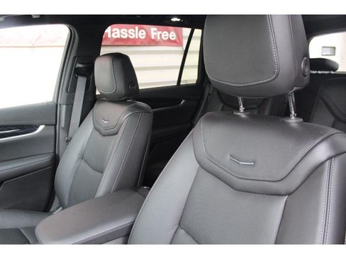 Used 2020 Cadillac XT6 Premium Luxury FWD image 9