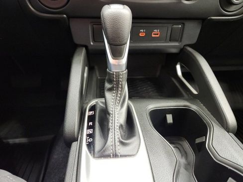 Used 2024 Nissan Frontier SV image 62
