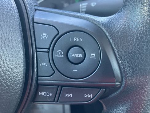 Used 2025 Toyota Corolla LE FWD image 17