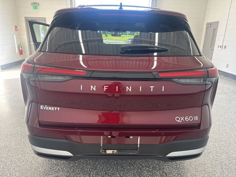 New 2026 INFINITI QX60 Luxe w/ Family Package image 3
