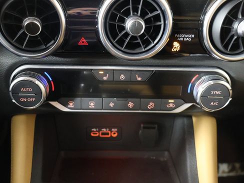 Used 2023 Nissan Sentra SV w/ SV Premium Package image 44