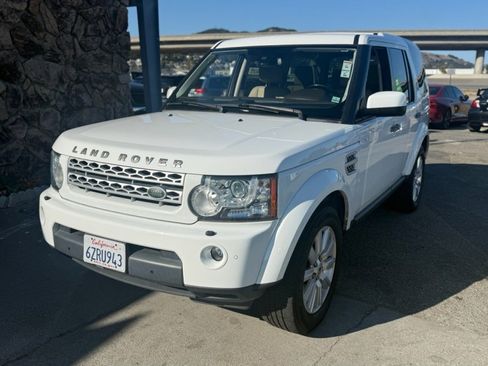 Used 2013 Land Rover LR4 HSE image 2