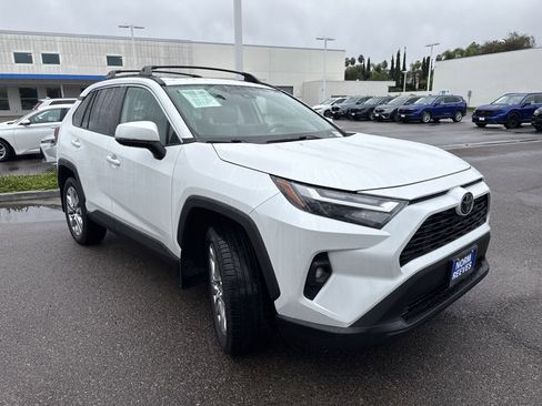 Used 2023 Toyota RAV4 XLE Premium image 7