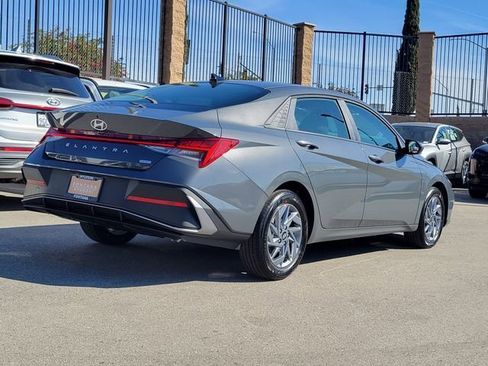 New 2026 Hyundai Elantra Blue image 2