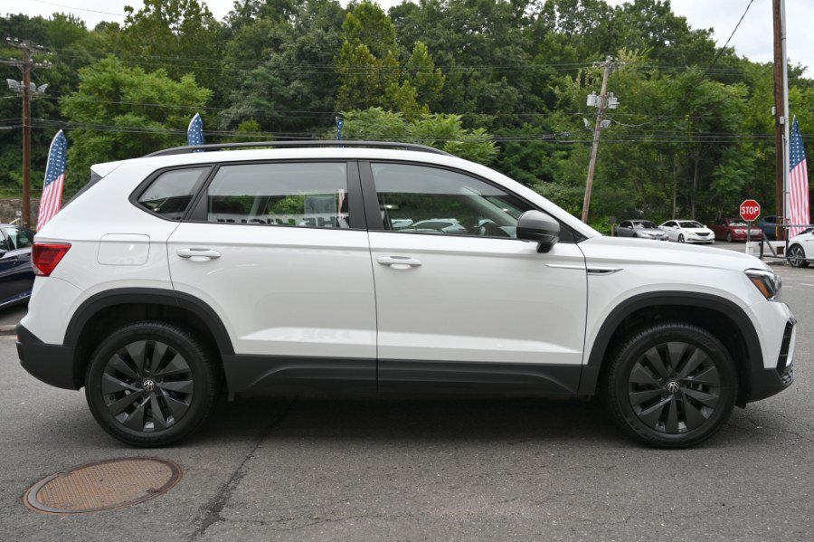 Used 2024 Volkswagen Taos S FWD image 6