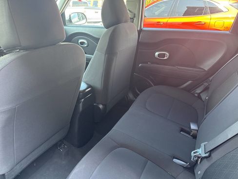 Used 2018 Kia Soul FWD image 18