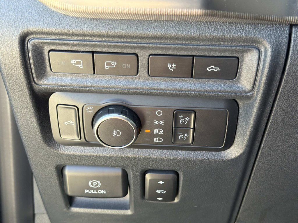 Used 2022 Ford F150 Raptor w/ Equipment Group 801A High AWD/4WD image 27