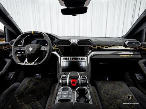 Used 2019 Lamborghini Urus AWD/4WD image 47