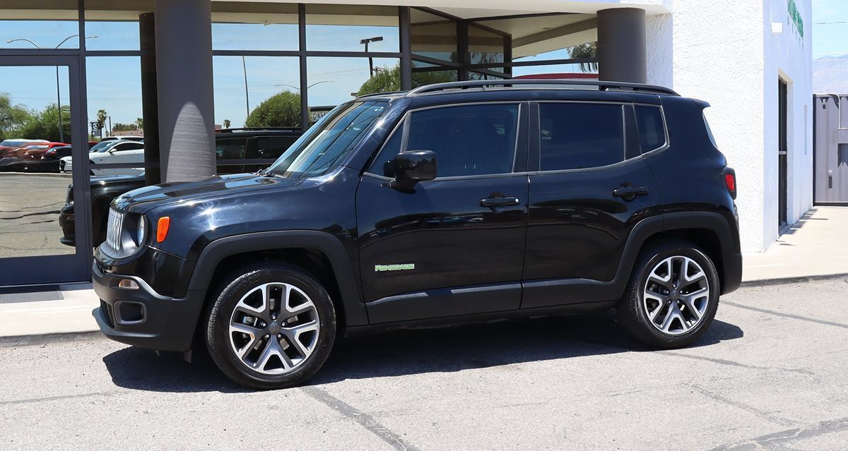 Used 2018 Jeep Renegade Latitude FWD image 8