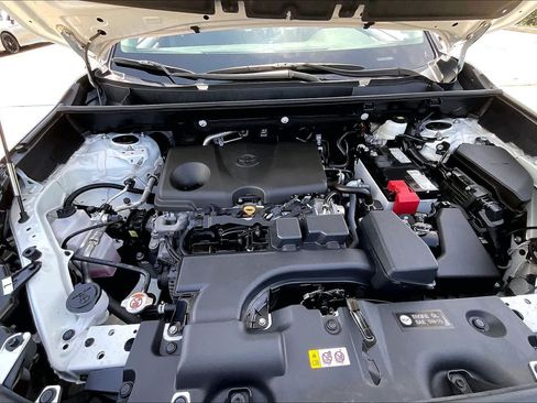 Used 2025 Toyota RAV4 XLE FWD image 32