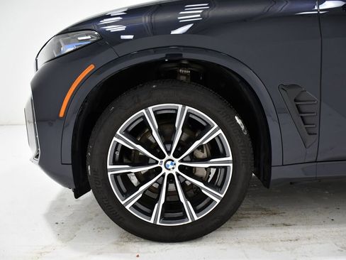 Used 2024 BMW X5 xDrive40i w/ M Sport Package image 7
