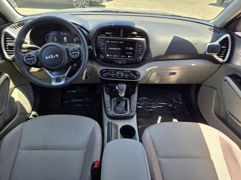 Certified 2025 Kia Soul LX w/ LX Technology Package FWD image 13