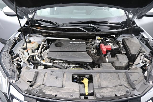 Used 2024 Nissan Rogue SV AWD/4WD image 12