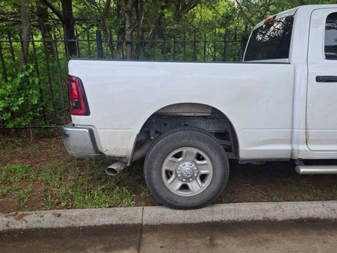 Used 2025 RAM 2500 Tradesman w/ Chrome Appearance Group AWD/4WD image 14