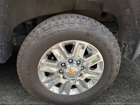 Used 2024 Chevrolet Silverado 2500 High Country w/ High Country Premium Package AWD/4WD image 13