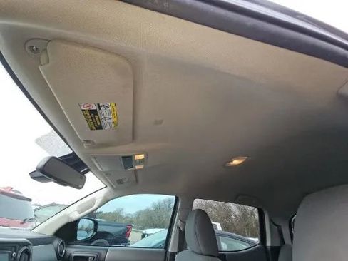 Used 2019 Toyota Tacoma SR5 image 15