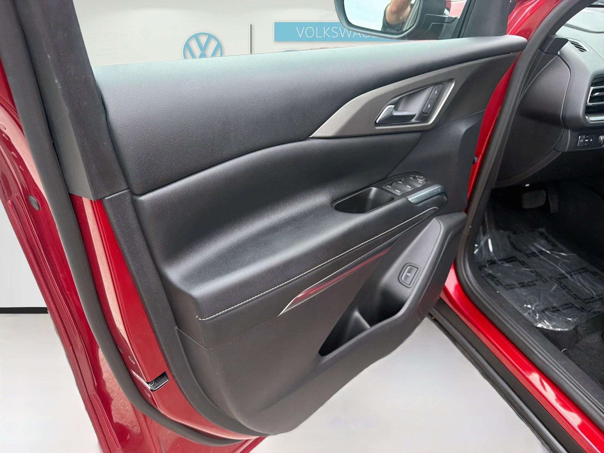 Used 2024 Chevrolet Traverse LT FWD image 19