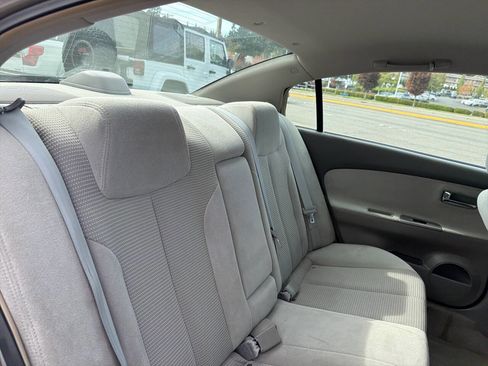 Used 2005 Nissan Altima 3.5 SE image 22