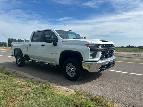 Used 2023 Chevrolet Silverado 2500 W/T w/ WT Convenience Package AWD/4WD image 4