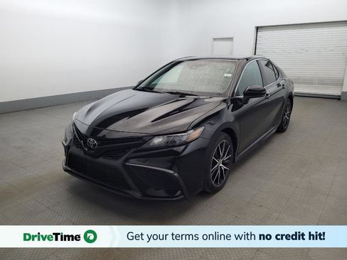 Used 2021 Toyota Camry SE image 1