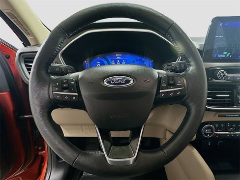 Used 2020 Ford Escape Titanium image 12