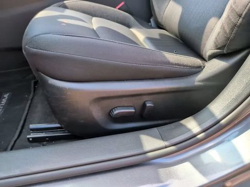 Used 2024 Nissan Altima 2.5 SV FWD image 12