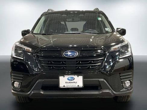 Used 2024 Subaru Forester Premium AWD/4WD image 2