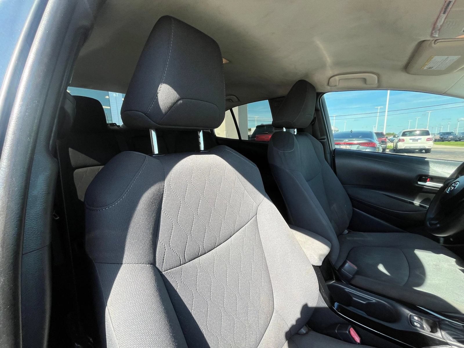 Used 2020 Toyota Corolla LE FWD image 23