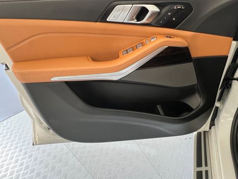 Used 2026 BMW X7 xDrive40i image 11