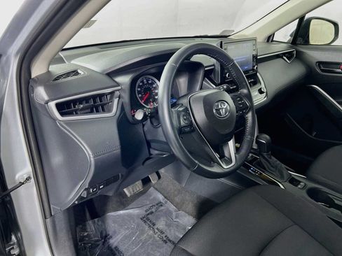 Used 2022 Toyota Corolla Cross LE w/ Moonroof Package AWD/4WD image 9