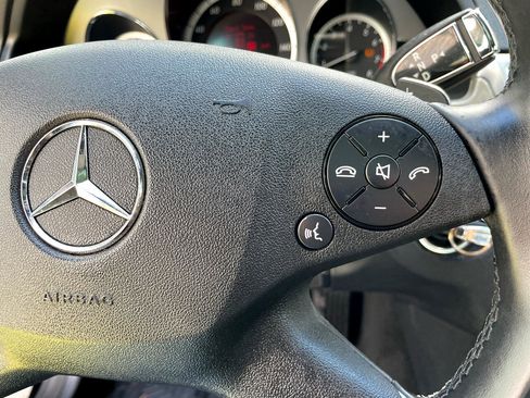 Used 2010 Mercedes-Benz E 350 4MATIC Sedan image 29