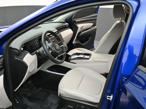 Certified 2022 Hyundai Tucson Limited w/ Cargo Package image 11