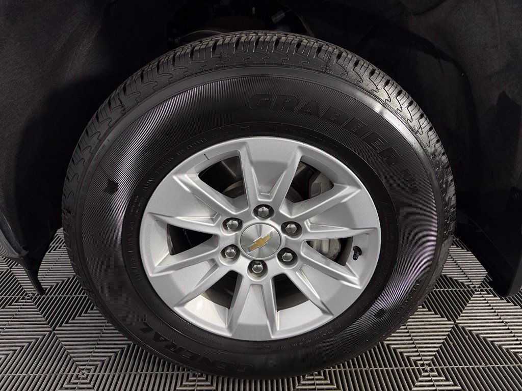 Used 2025 Chevrolet Silverado 1500 LT RWD image 11