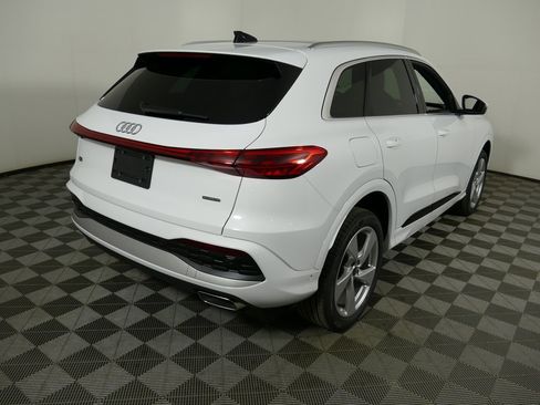New 2025 Audi Q5 Premium Plus image 3