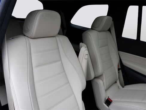 Certified 2025 Mercedes-Benz GLS 450 4MATIC image 15