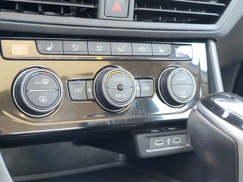Used 2023 Volkswagen Jetta SE FWD image 21