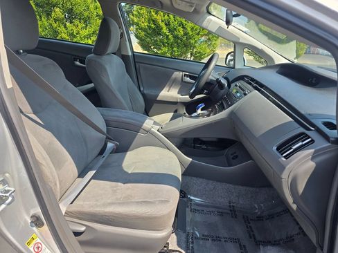 Used 2010 Toyota Prius Two FWD image 18