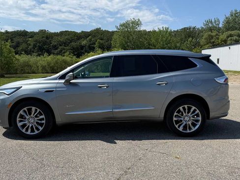 Used 2024 Buick Enclave Avenir AWD/4WD image 6