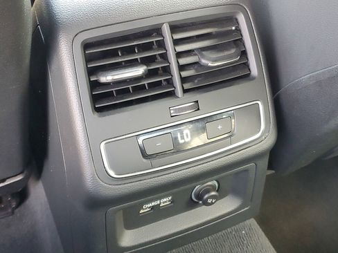 Used 2022 Audi A4 2.0T Premium Plus image 12