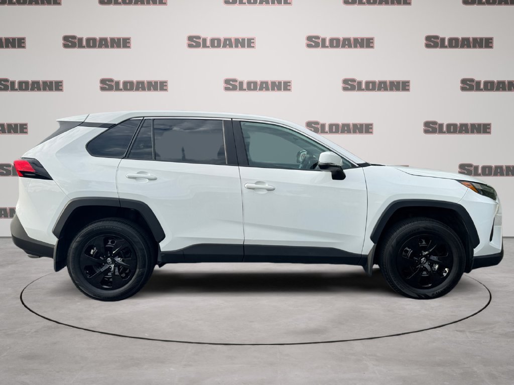 Used 2024 Toyota RAV4 LE AWD/4WD image 6