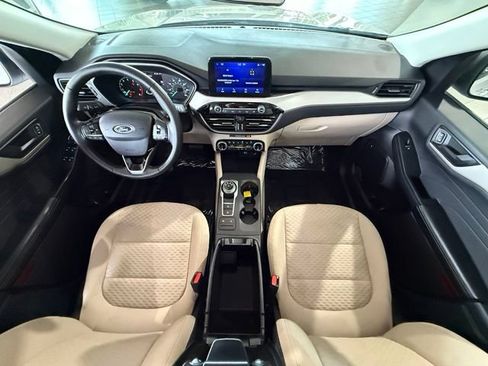Used 2022 Ford Escape SE w/ Convenience Package FWD image 18