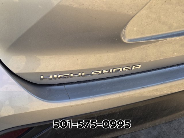 Used 2021 Toyota Highlander XLE FWD image 9