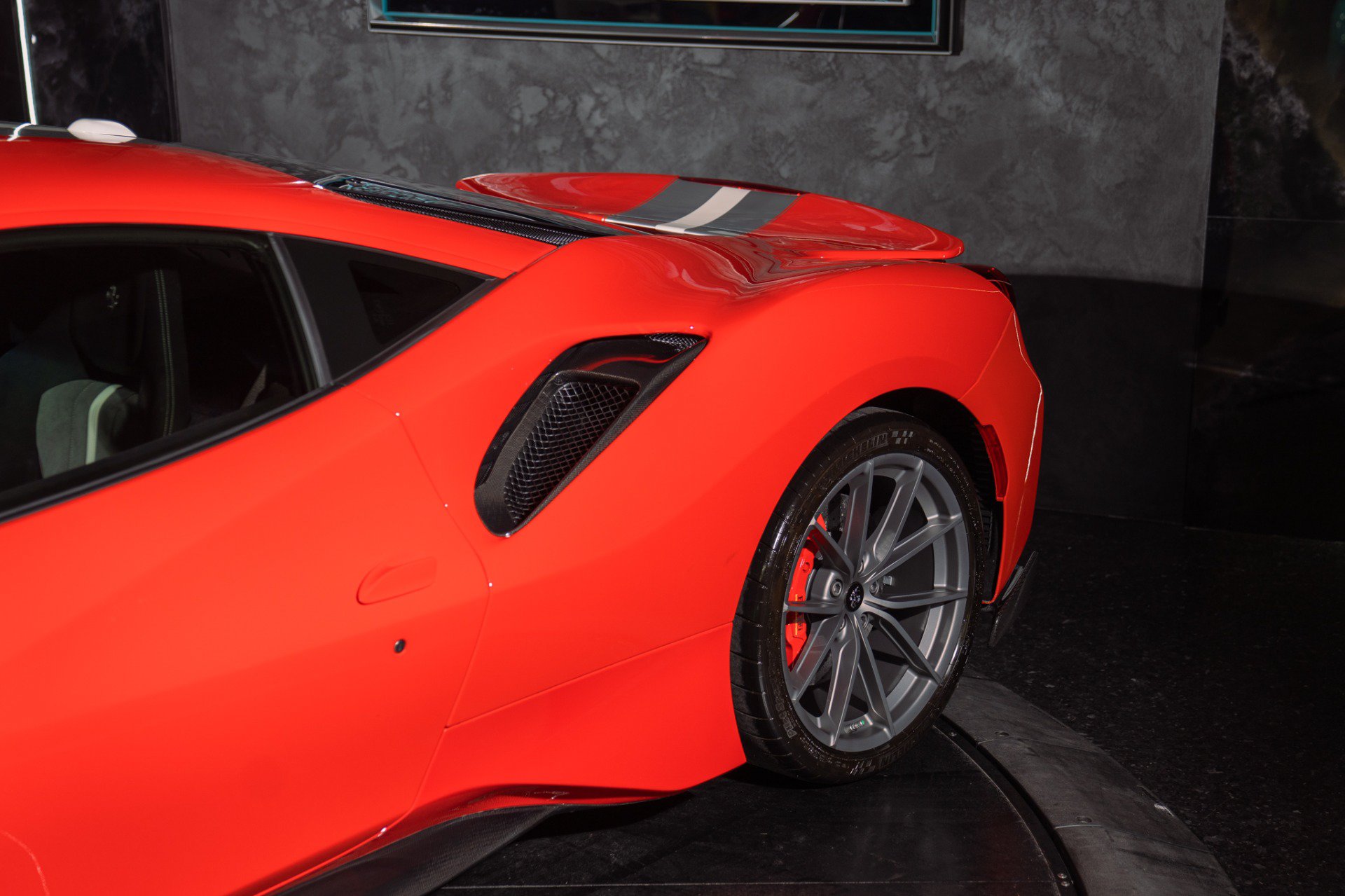 Used 2020 Ferrari 488 Pista Coupe RWD image 28