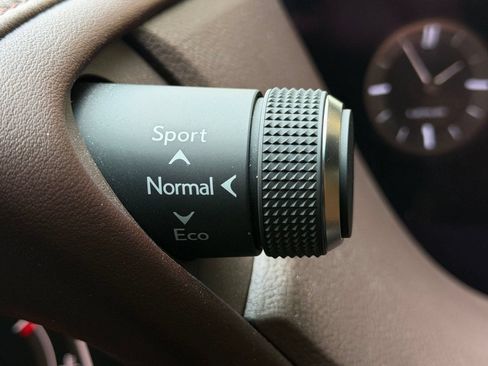 Used 2021 Lexus ES 300h Ultra Luxury FWD image 38