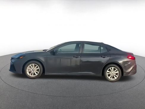 Used 2025 Toyota Camry LE image 3