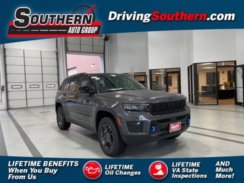 New 2024 Jeep Grand Cherokee Trailhawk w/ Advanced Protech Group II image 1