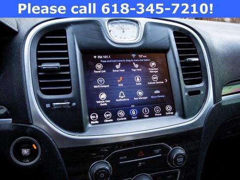 Used 2018 Chrysler 300 Touring L image 31