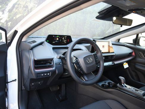 New 2026 Toyota Prius Plug-In Hybrid FWD image 6