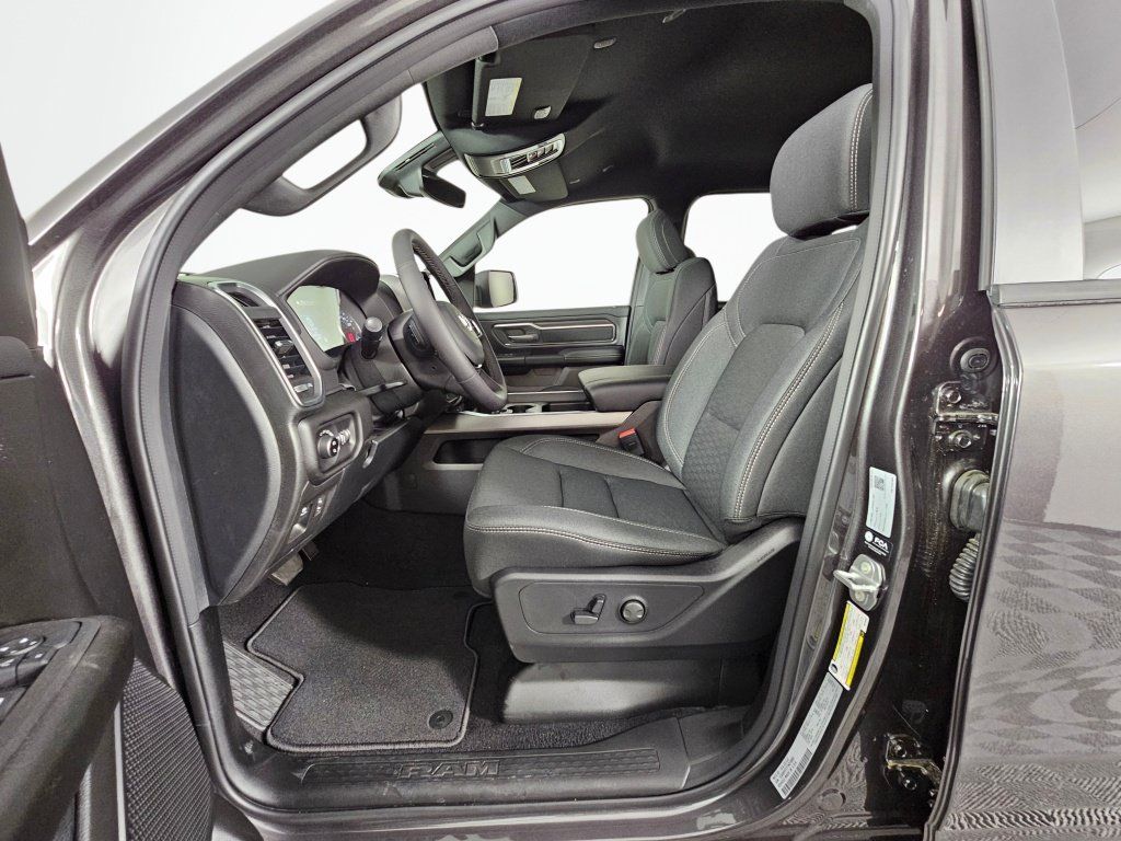 New 2026 RAM 1500 Big Horn AWD/4WD image 18